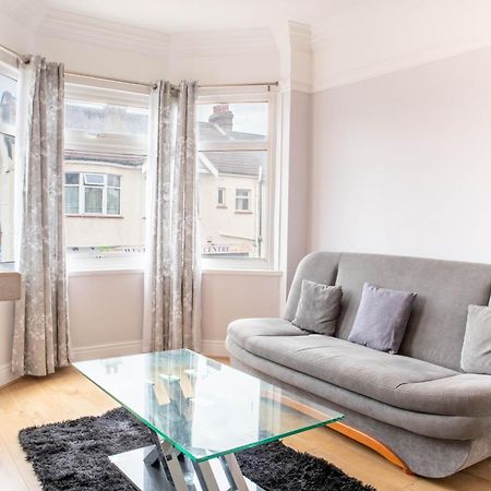 2 Bedroom Apartment Σάουθεντ-ον-Ση Εξωτερικό φωτογραφία